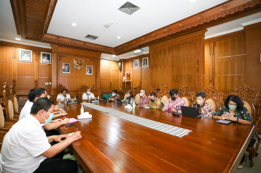 Bupati Giri Prasta Tetap Berkomitmen Lanjutkan Proyek JLS